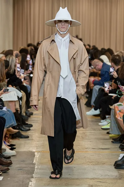 Look 5